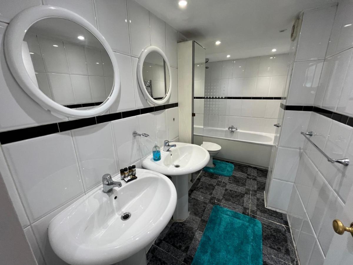 Apartment Urluxury 4 Bedroom 5-baths House In Marble Arch,